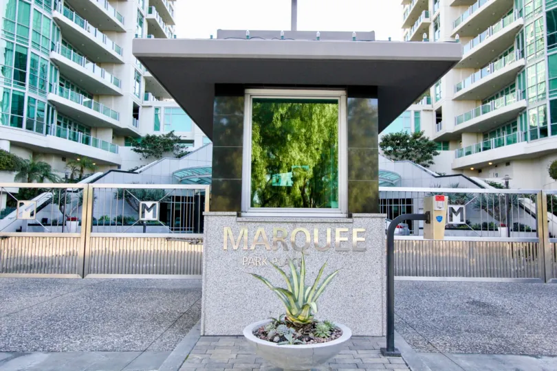 Apartment in Marquee at Park Place is made up of glasses