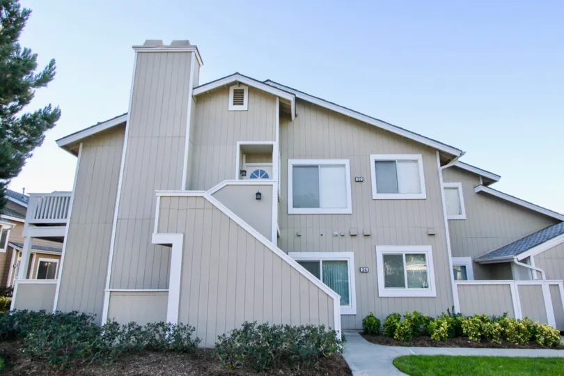 Wonderful house with beautiful architecture to spend time with friends and family members in Northwood Timberline at Irvine, CA
