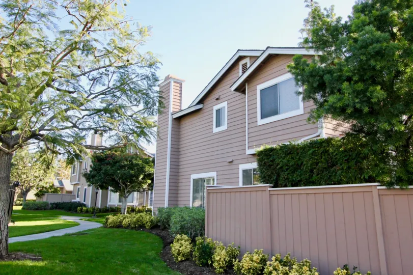 An elegant mansion with a meadow and garden in Northwood Timberline community