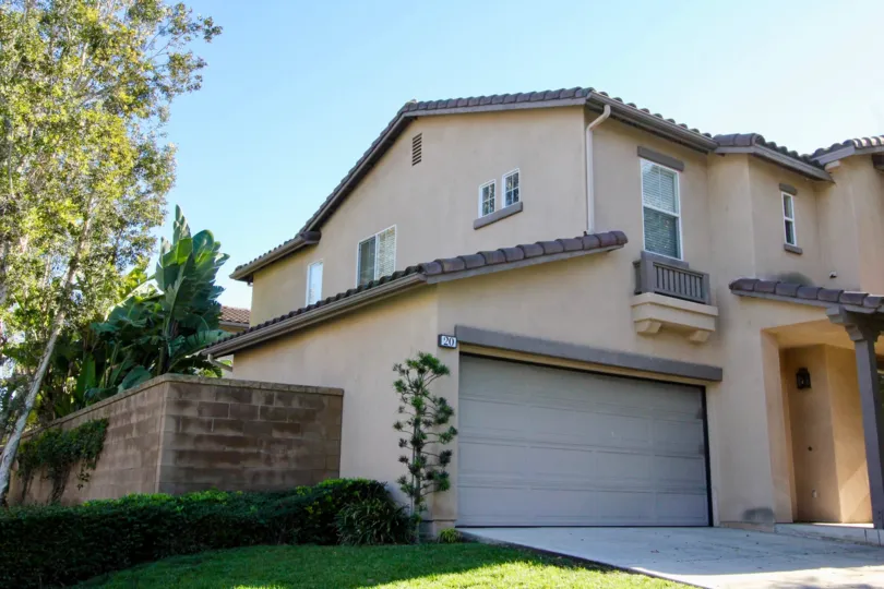 20th villa in Oak Creek has meadows with plants and plants