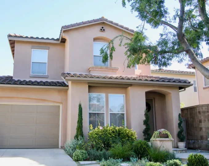 Villa with ample of sunshine and trees in Oak Creek of Irvine