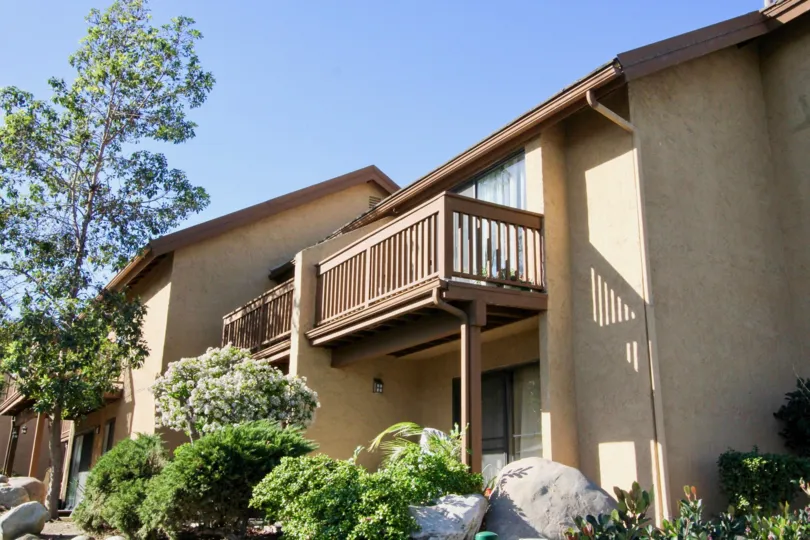 Beautiful villas with balcony and garden around having sunshine in Orangetree Lake Condos