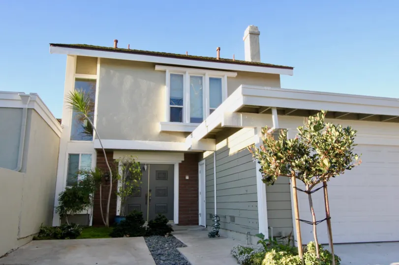A beautiful contemporary home in the suburbs of Irvine, CA