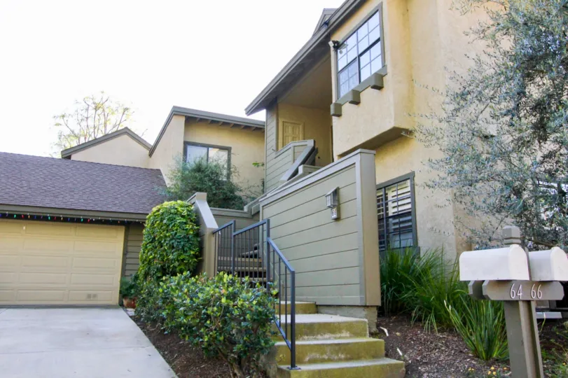 THE 6466 FLAT IN THE RIDGE TOWNHOMES AKINS WITH THE UPSTAIRS, PLANTS, TREES