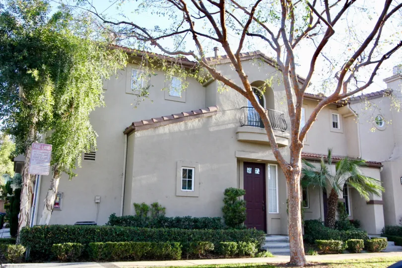 Independent Villa with balcony and small plants in San Juan Bautista of Irvine