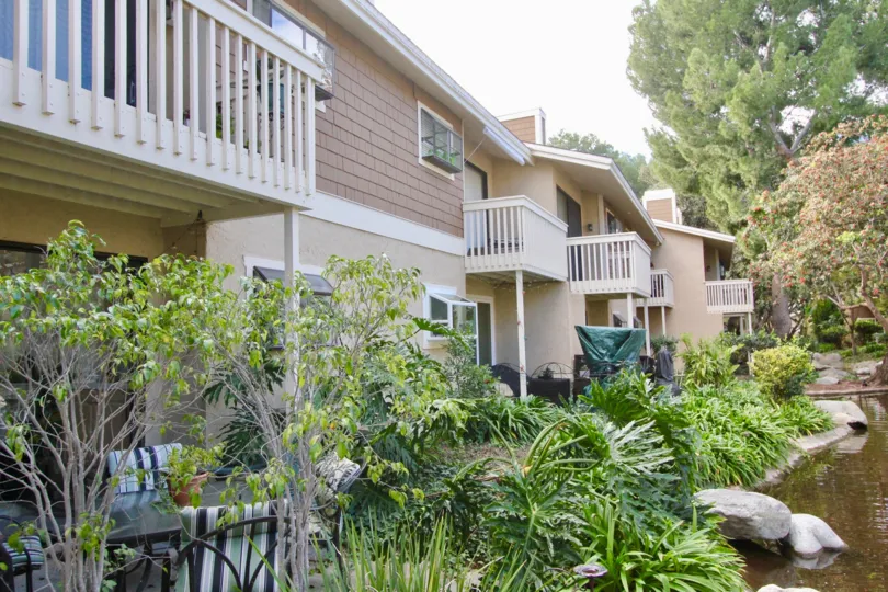 the lakes community, the relaxation place for friends and families