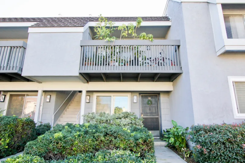 Wonderful house with beautiful garden to relax and enjoy with friends and family members in Village green at Irvine, CA