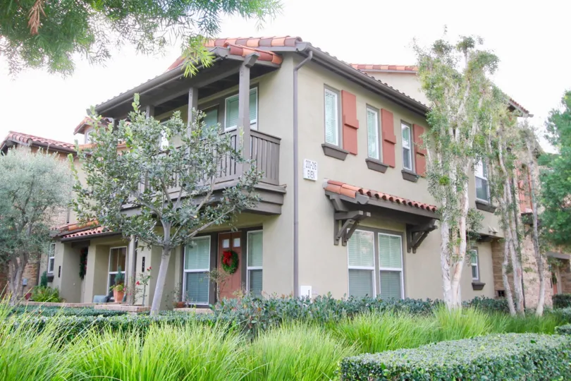A street scene on a cloudy day in the Whispering Glen community in Irvine, California