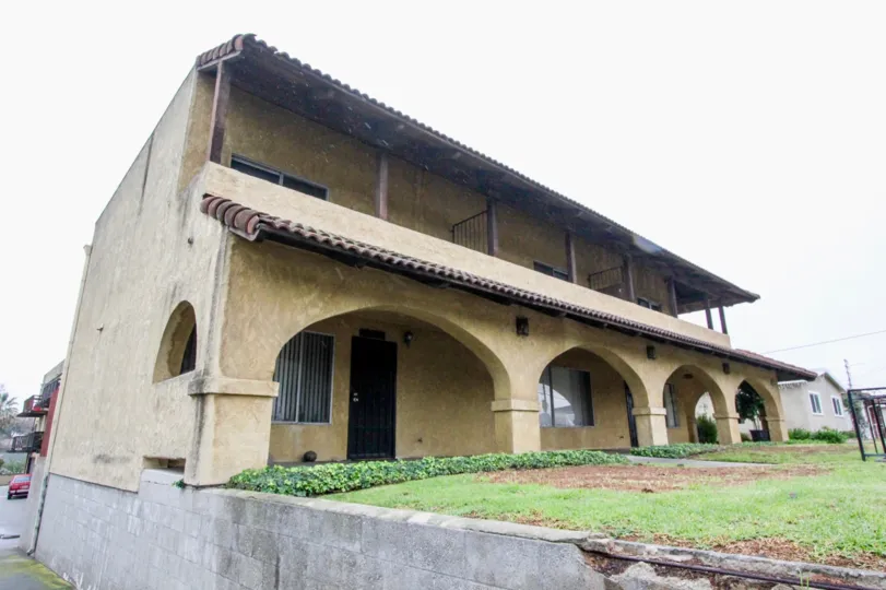 Nice House with lawn in front and having small corridor in Casa De Euclid of la Habra