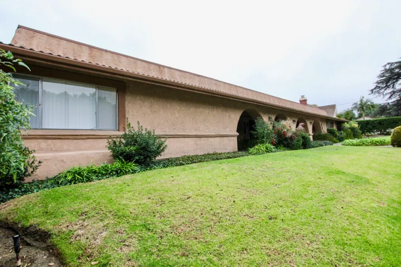 The Place in Cerro Del Rey is full of meadows with cutted bushes and plants
