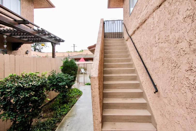 Fabulous villa with stair case and garden beside in Cerro Del Rey of La Habra