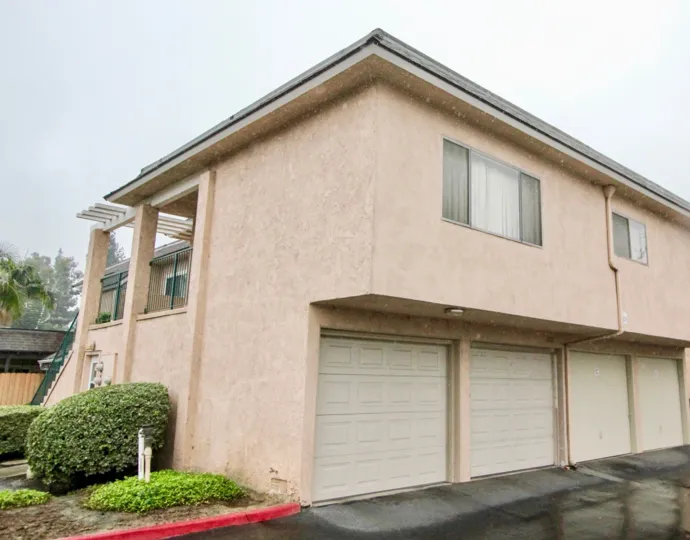 Fabulous villa with garden space and parking in Fashion Knolls of La Habra