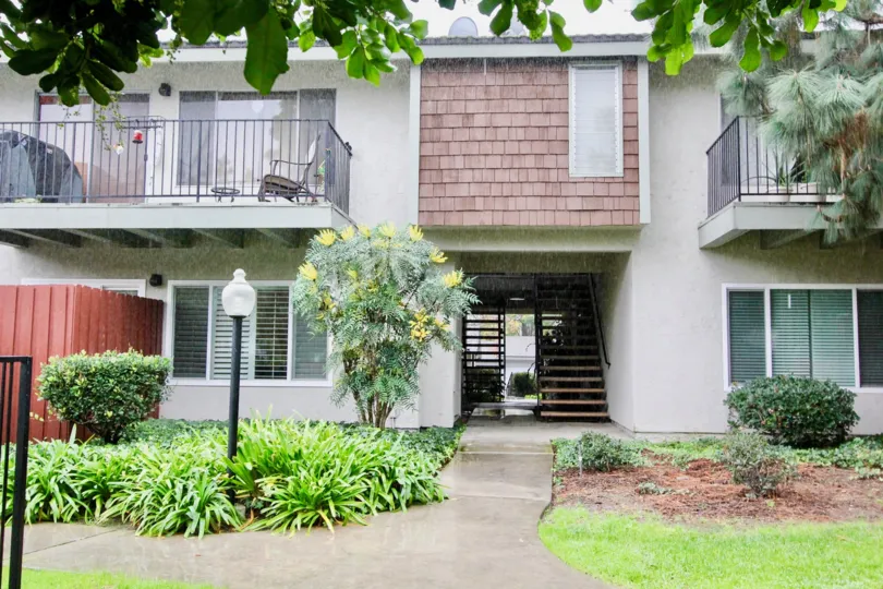 Marvellous view of a VIlla with balcony sitout and garden in Woodlake Villas of La Habra