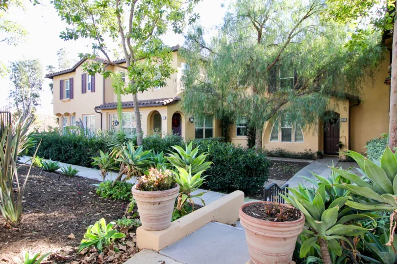 Nice Garden in front of a villa with trees in Atherton Glen of Ladera Ranch