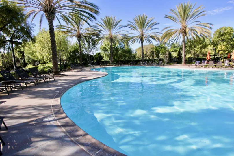 resort style pool with lounge chairs in the communtiy of castelina in Ladera Ranch california