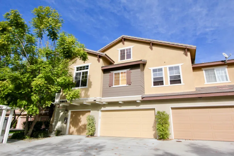Tree and garages at the Chambray in Ladera Ranch, CA