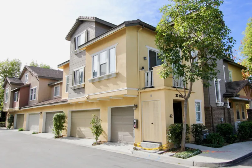 the chambray is a calm house of the ladera ranch city in california