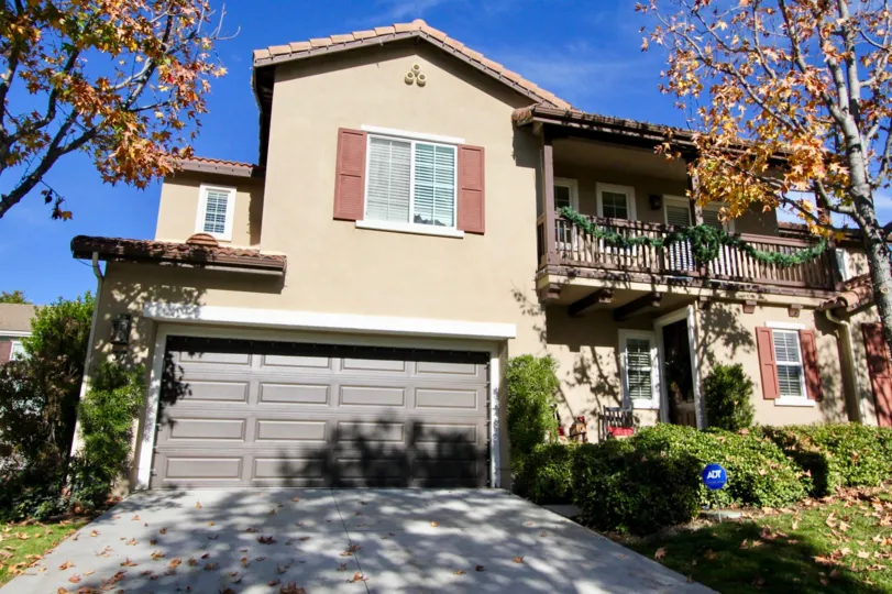 A beautiful duplex with lots of window in the community of Potter Bend in Ladera Ranch of California State