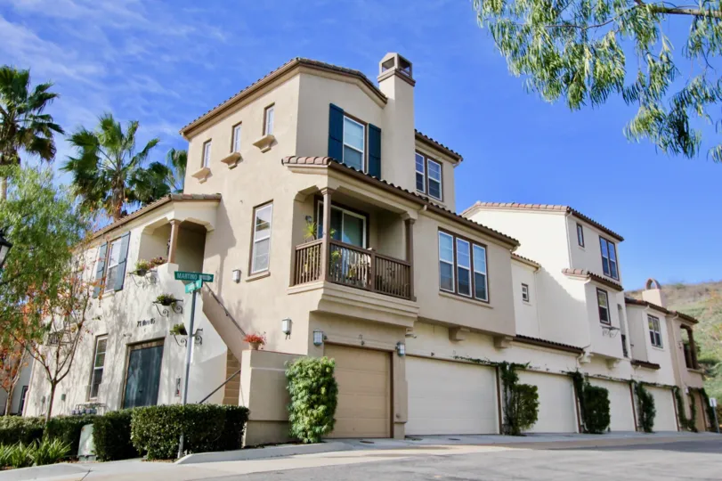 A blue sky complements the Sansovino Complex at Ladera Ranch, California