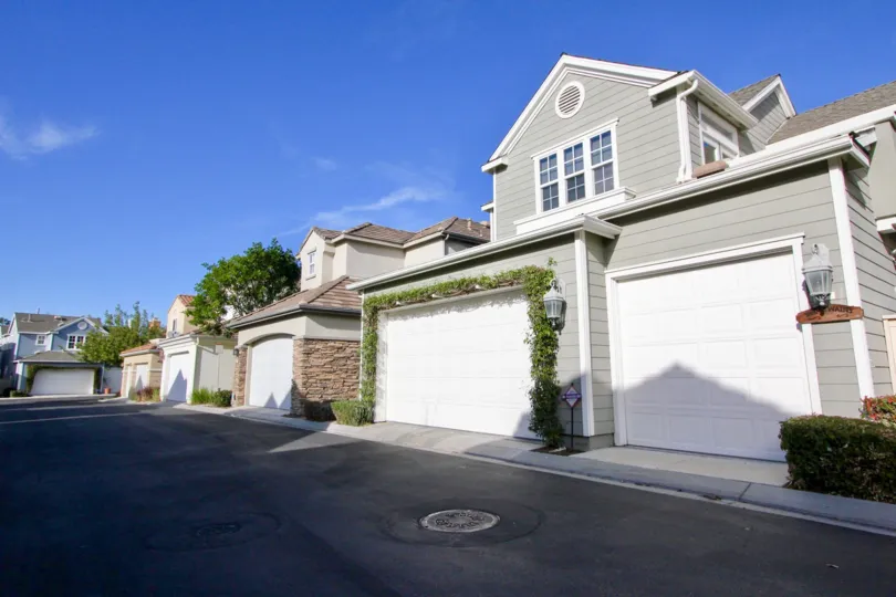 Townhouse living. Ladera Ranch, California. Community of St. Mays Road