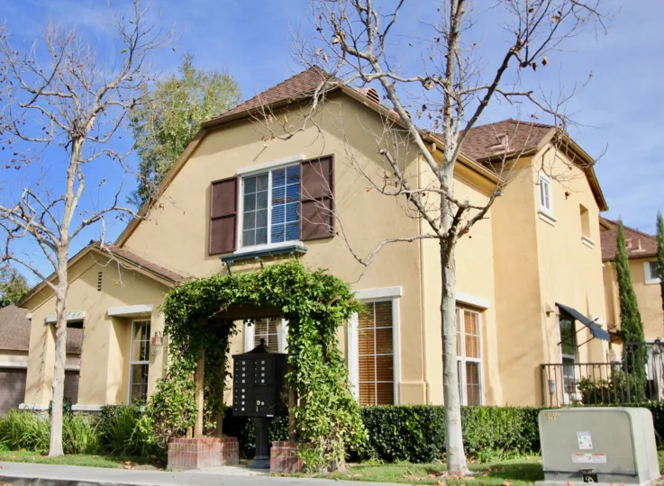 Spacious home in the Sycamore Grove community of Ladera Ranch California