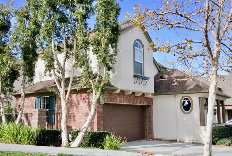 Hedges and trees at Sycamore Grove in Ladera Ranch, CA