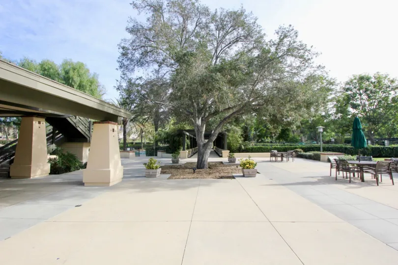 A courtyard view of the Trails area of Ladera Ranch, Ca. on a clear day.