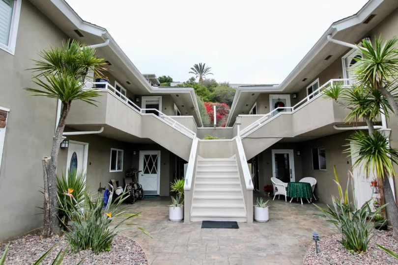 beautifull homes at Wesley Pacific in Laguna Beach, California