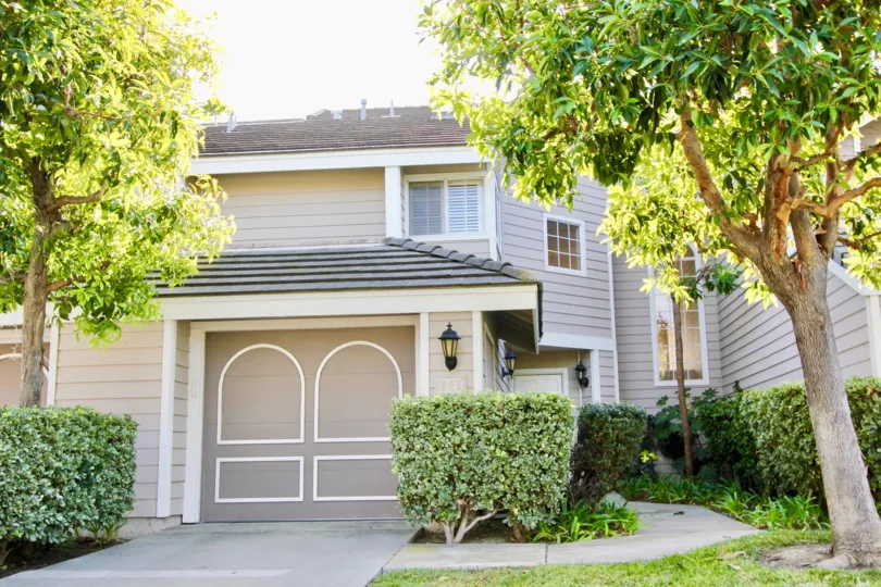 Front path and driveway at Beacon Hill Vistas in Laguna Niguel, CA