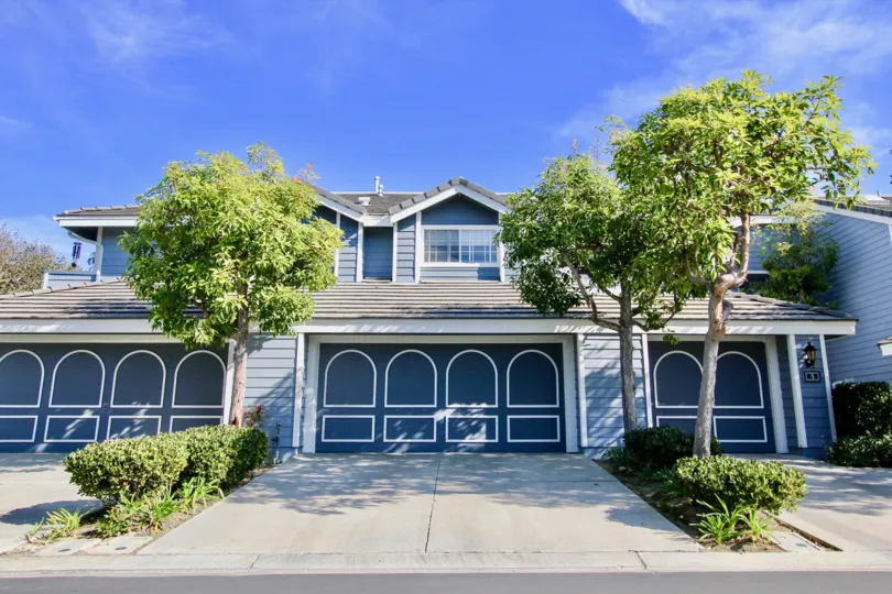 the Beacon Hill Vistas house is the unity of two houses in laguna niguel city in CA