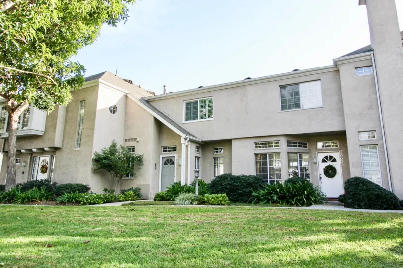 Just renovated upstairs condo in North Park! Quiet location, corner unit w/plenty of light! Brand new luxury vinyl laminate floors & upgraded carpeting in bedrooms. Great opportunity to own this spacious 2BR/2BA in the heart of "Tri-Cities" area of North 