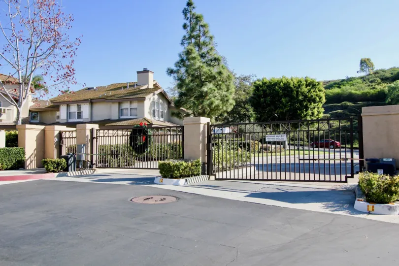 Laguna Niguel has its origins in the Rancho Niguel Mexican land grant, which was acquired in 1959 by the Laguna Niguel Corporation to develop one of California's first master-planned communities.