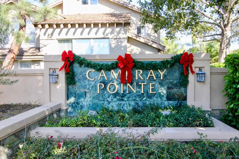 A sunny day in Cameray Pointe house with beautiful garden and good atmosphere