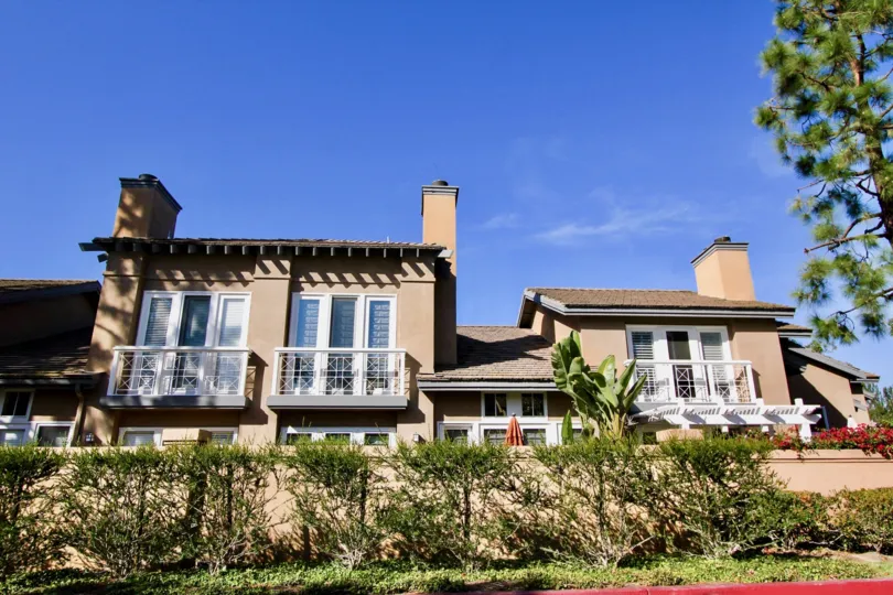 A large villa under the sun at Cameray Pointe in the city of Laguna Niguel, California