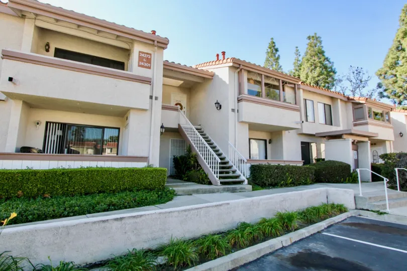 Villas with steps and entrance approach in Casa La Paz of Laguna Niguel