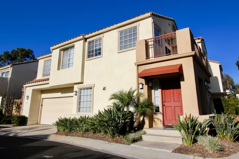 Laguna Niguel has its origins in the Rancho Niguel Mexican land grant, which was acquired in 1959 by the Laguna Niguel Corporation to develop one of California's first master-planned communities.