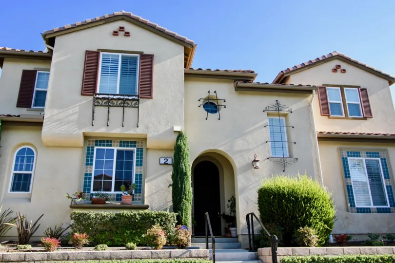 Laguna Niguel is located in the San Joaquin Hills in the southeastern corner of Orange County, close to the Pacific Ocean