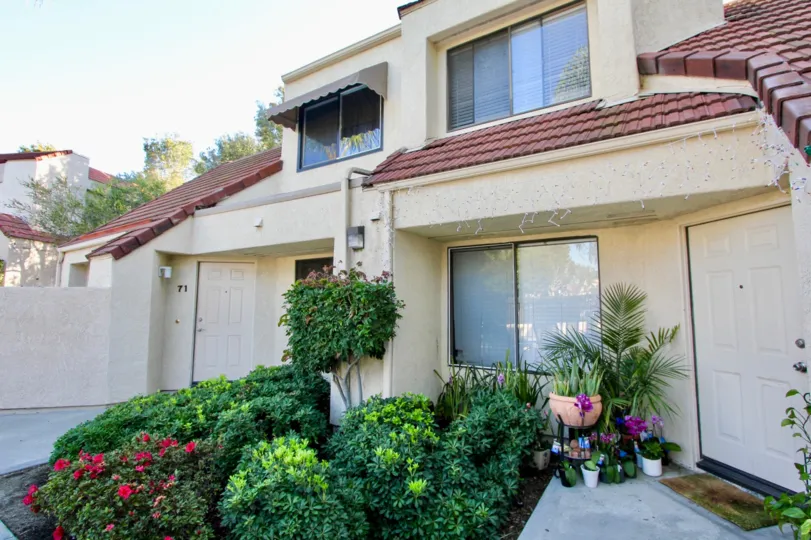 Crystal Cay condos are located in the coastal community of Laguna Niguel. The complex features one and three bedroom condos that were built in 1984 and range in size from 712 to 1, 204 square feet of living space. Units in Crystal Cay can offer private pa