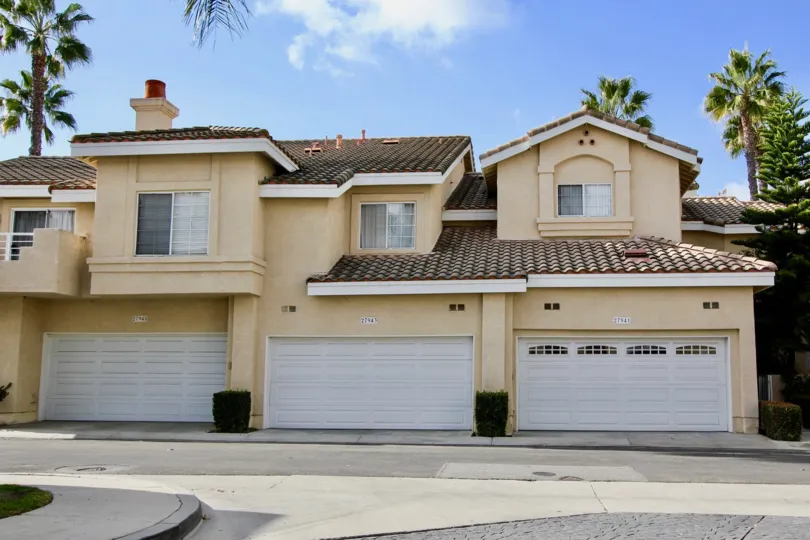Combined garages in Del Prado in Laguna Niguel, CA