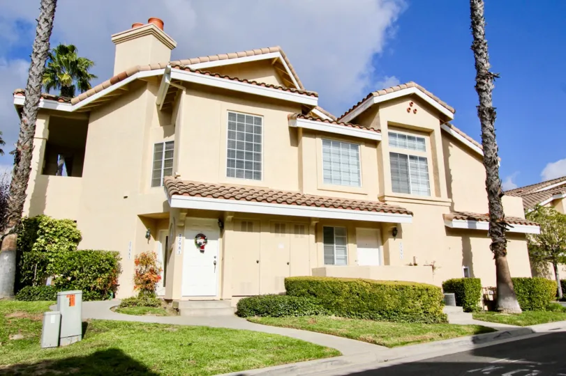 A sunny day in the Del Prado with a ordinary house.