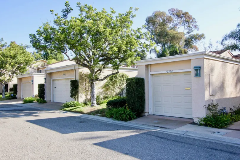 El Niguel Terrace homes are located in the coastal community of Laguna Niguel. The El Niguel Terrace community homes were built between 1973 to 1974 and feature two to four bedroom townhouses that range in size from 1, 100 to 2, 100 square feet of living 