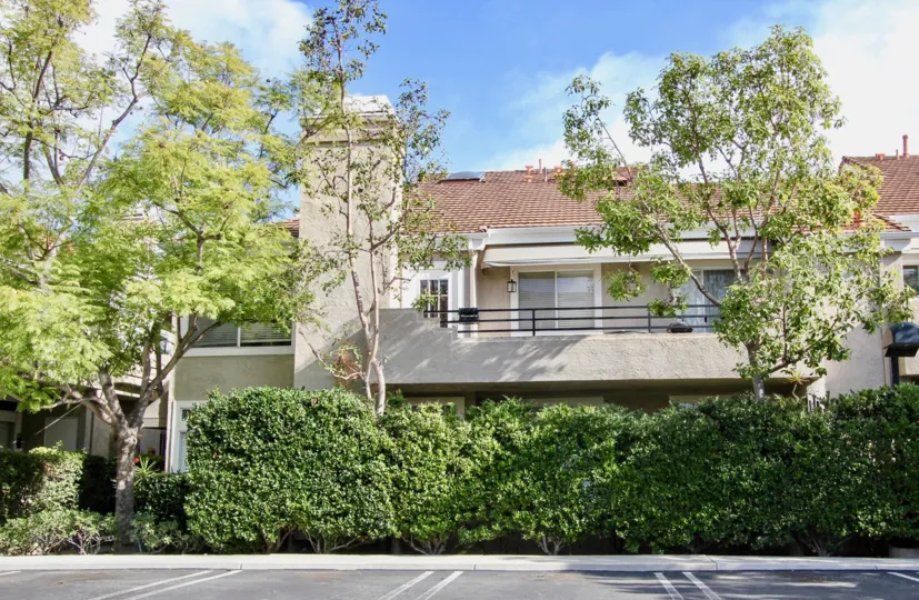 Laguna Niguel has its origins in the Rancho Niguel Mexican land grant, which was acquired in 1959 by the Laguna Niguel Corporation to develop one of California's first master-planned communities.