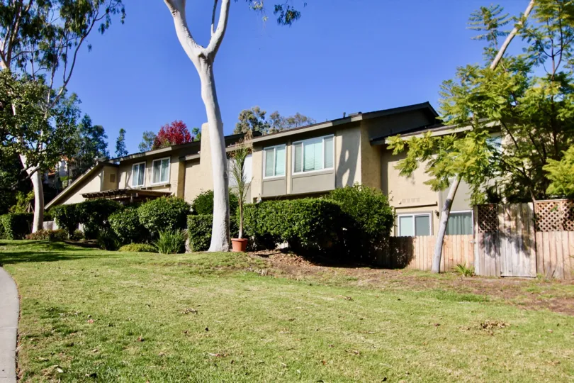 Big lawn in Foothill Townhomes in Laguna Niguel, CA