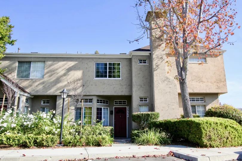 Hampton Village homes are located in the coastal community of Laguna Niguel. Hampton Village Is a nice condo community that features two to three bedroom condos that range in size from 1, 026 to 1, 308 square feet of living space. The condos were built in