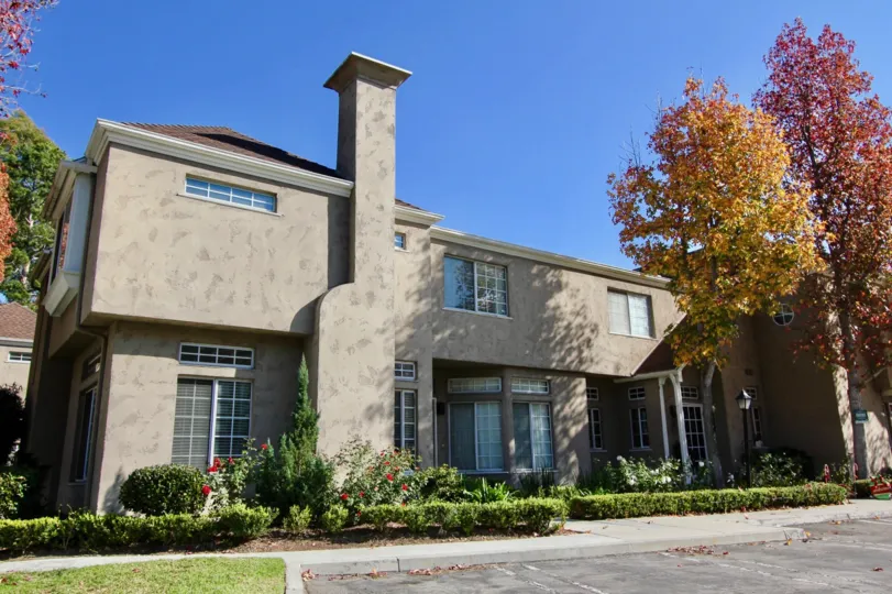 Hampton Village Is a nice condo community that features two to three bedroom condos that range in size from 1, 026 to 1, 308 square feet of living space.