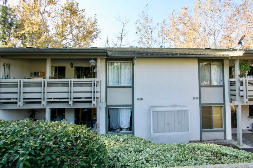Hedges and fall trees at Hillhurst Condos in Laguna Niguel, CA