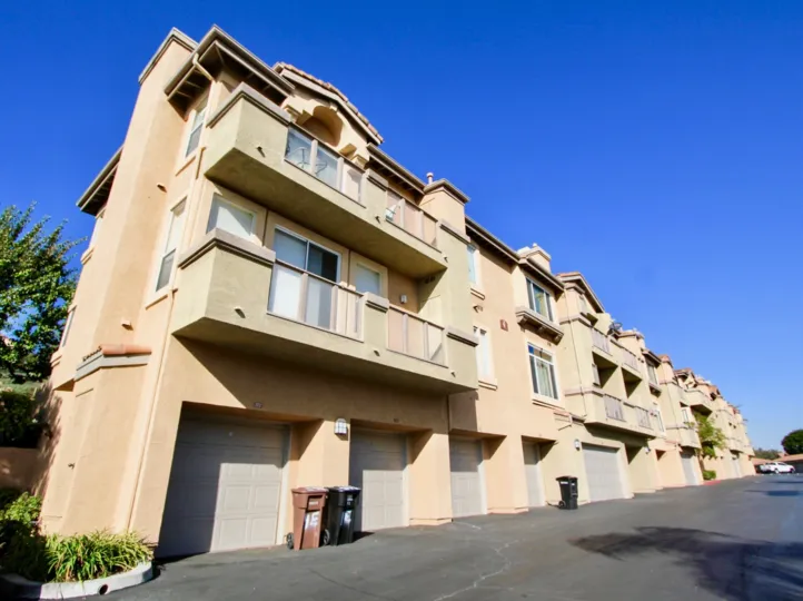 Clear blue skies above La Vista in Laguna Niguel, CA