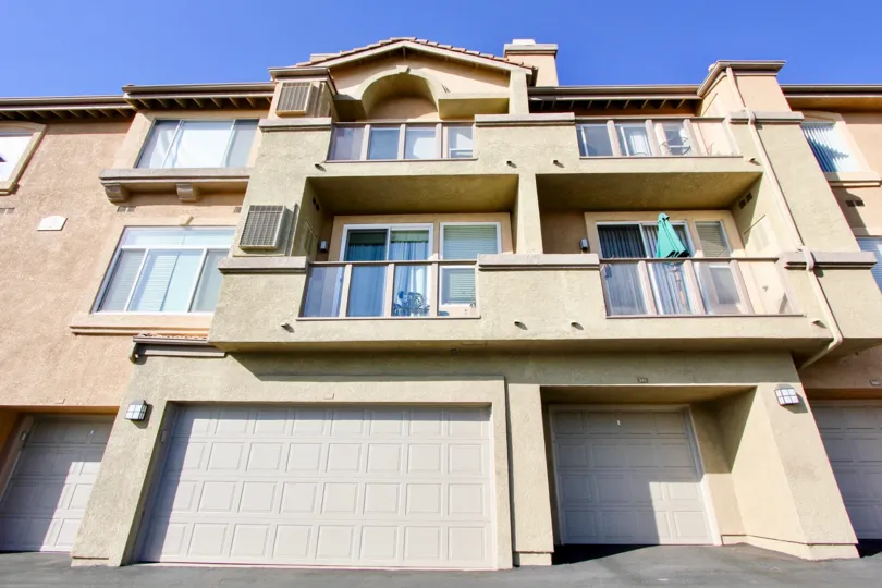 La Vista of Laguna Niguel is a residential community in the Three Arch Bay neighborhood of Laguna Niguel. The community offers spacious one- and two-bedroom condominiums. Come home to the ultimate in comfort and style with exquisite dual master suites, fe
