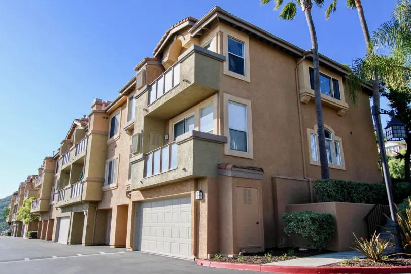 gorgeous townhome with garage in laguna niguel california