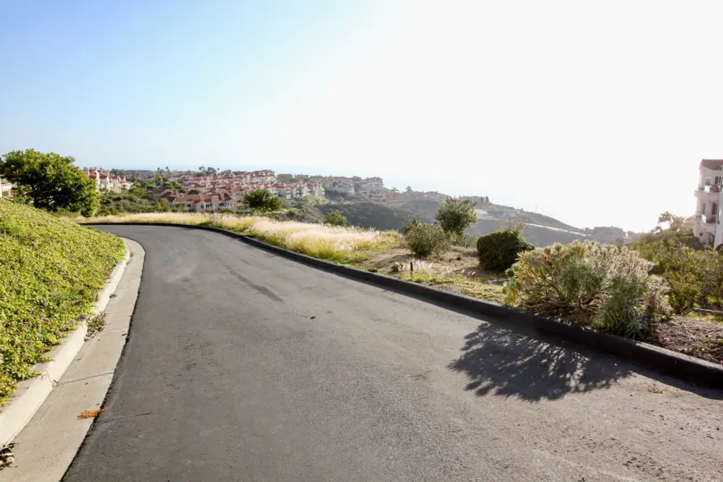 Laguna Sur homes are located in the coastal community of Laguna Niguel. Laguna Sur is a gated community filled with custom homes and luxury town homes. The community is ideally situated at the highest ridge in the Laguna Niguel area and has panoramic view